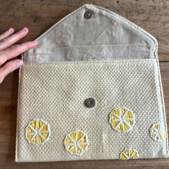 NWOT Mango Lemon Embroidered Raffia Envelope Clutch — Trending Summer Accessory - Picture 4 of 8
